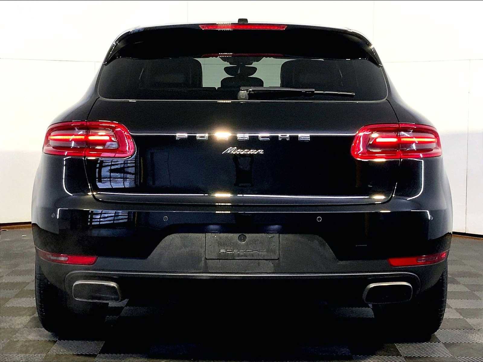 Certified 2018 Porsche Macan AWD/4WD image 6