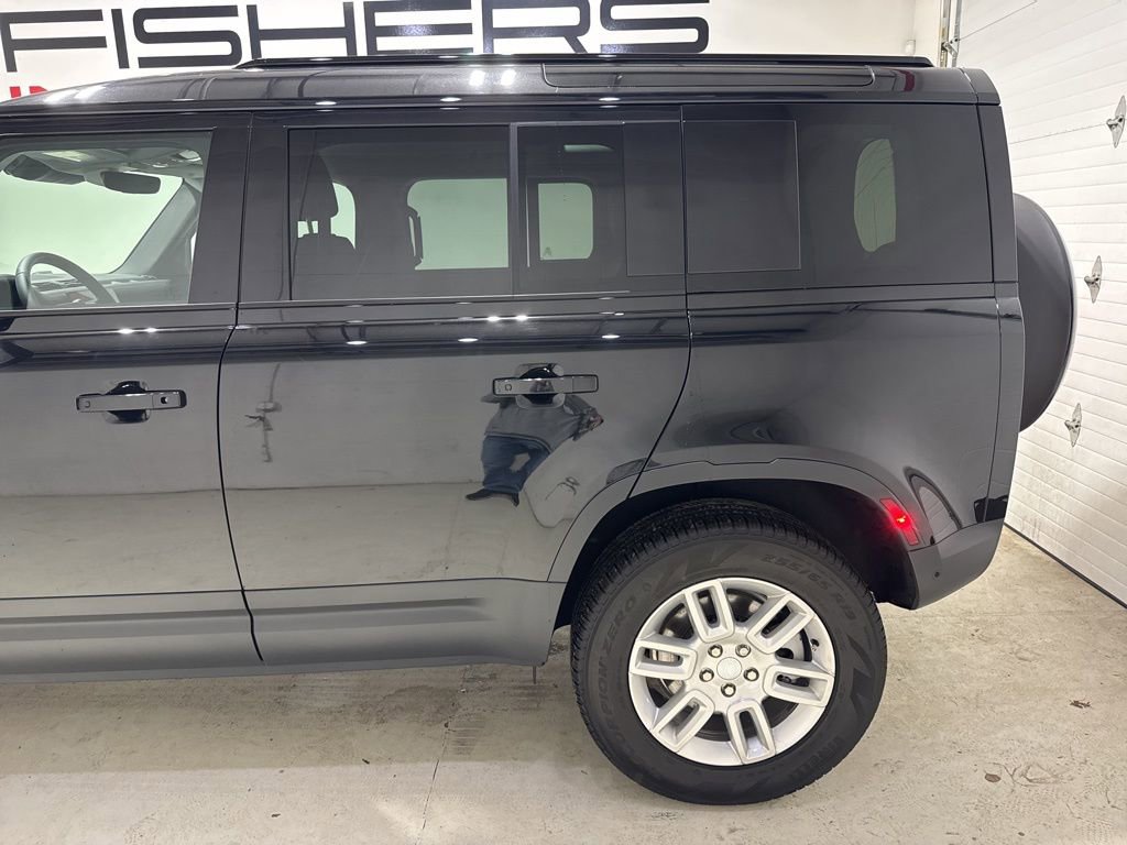 Used 2025 Land Rover Defender 110 S image 6
