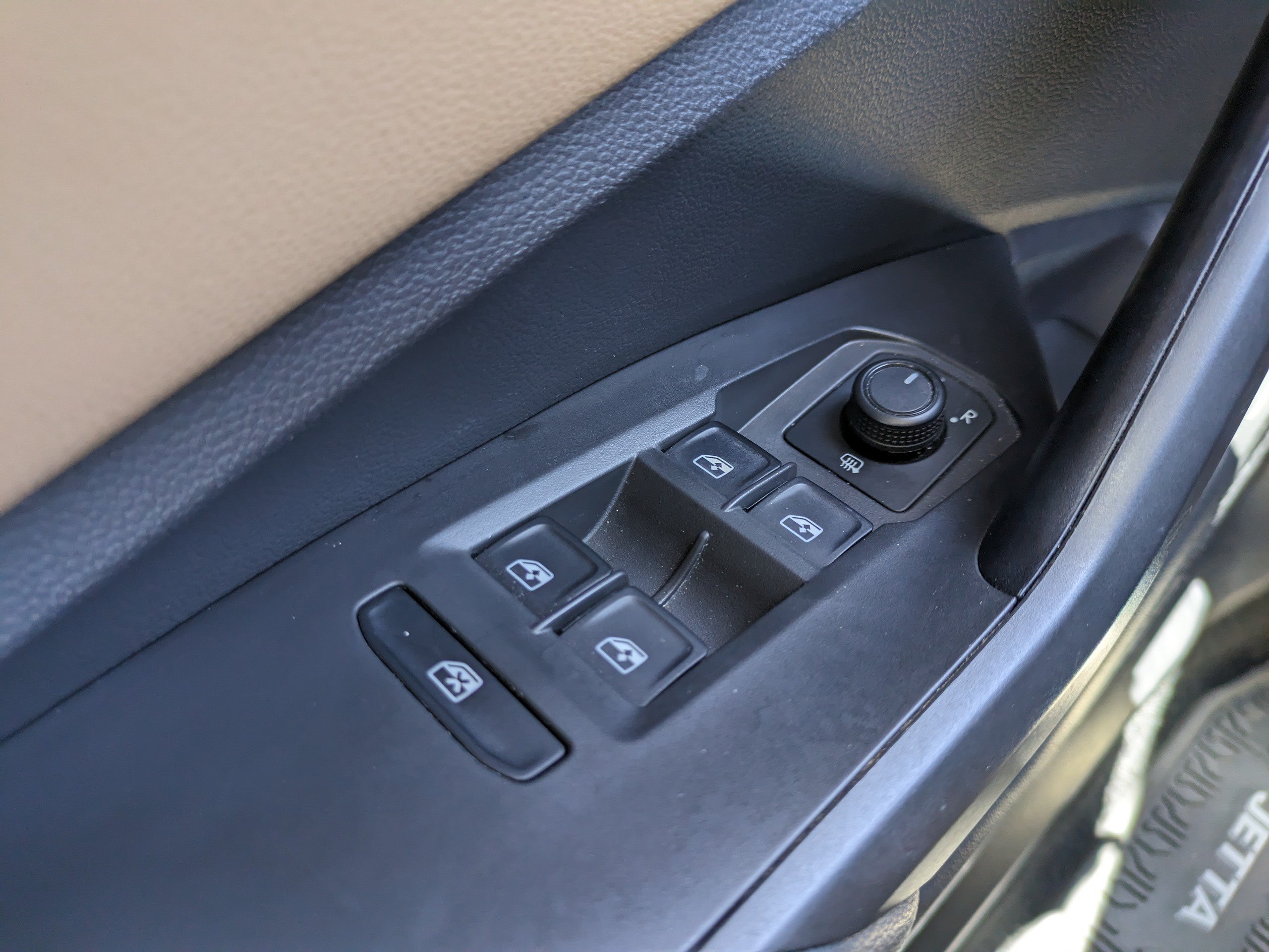 Used 2019 Volkswagen Jetta SE w/ Cold Weather Package FWD image 20