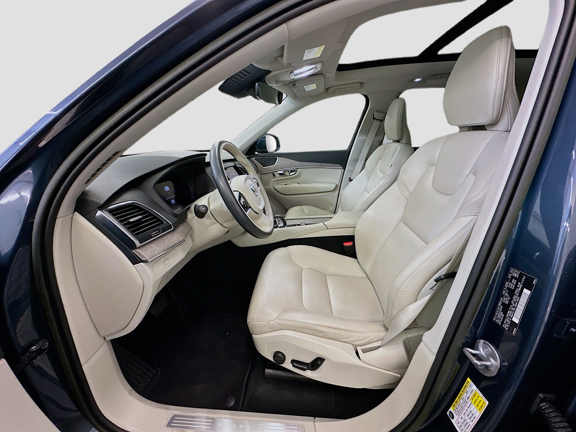 Used 2023 Volvo XC90 B6 Core w/ Protection Package Premier image 13