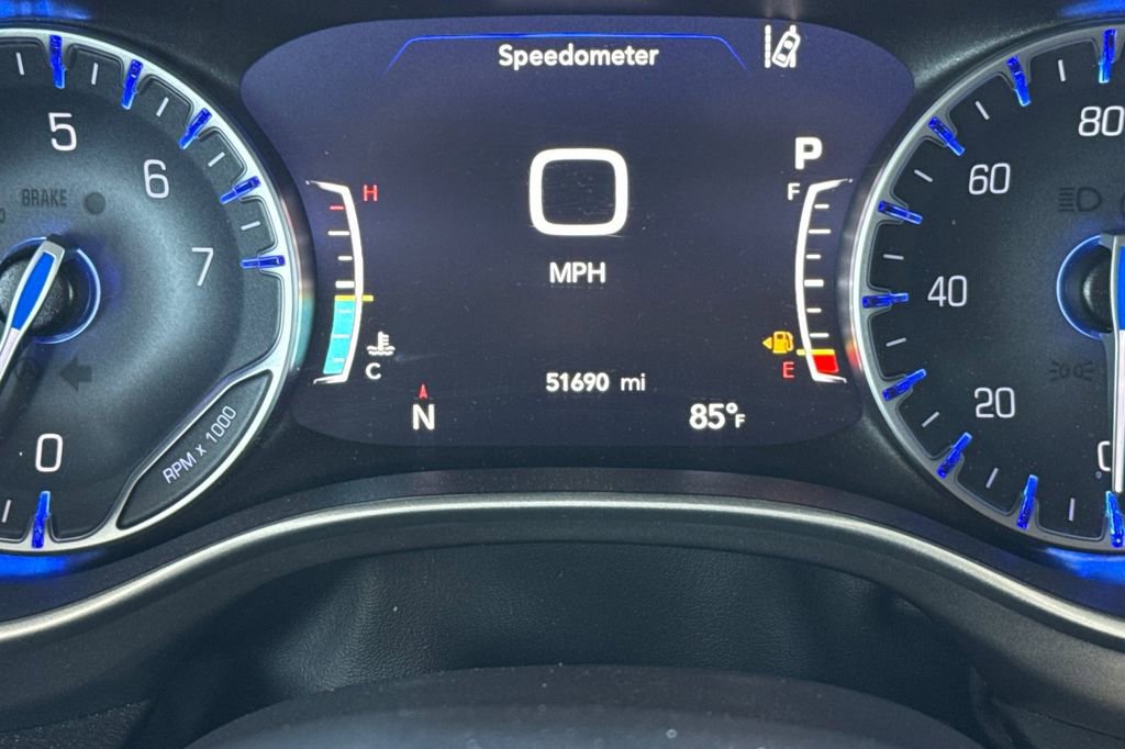 Used 2023 Chrysler Pacifica Touring-L FWD image 37