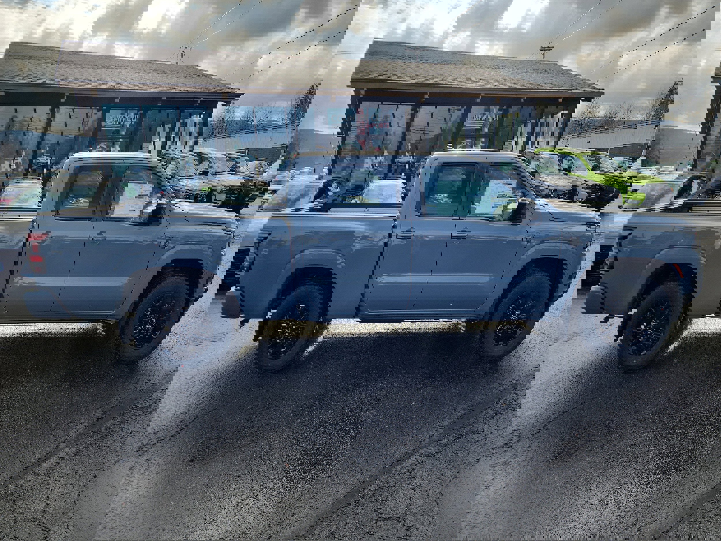 New 2026 Nissan Frontier SV image 9