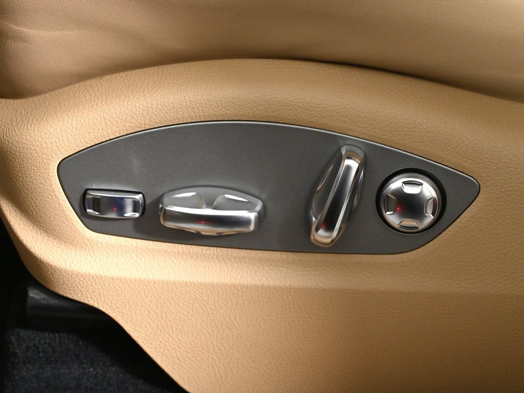 New 2026 Porsche Macan AWD/4WD image 31