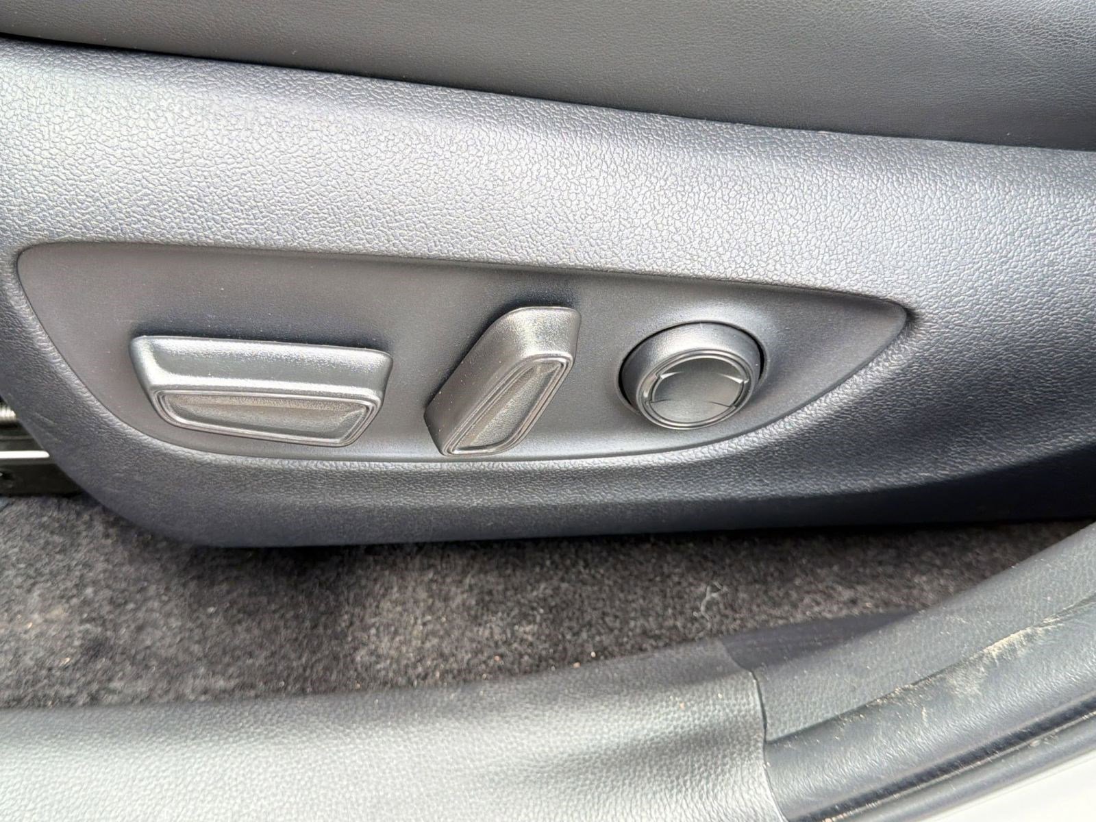 Used 2025 Toyota RAV4 XLE Premium image 13