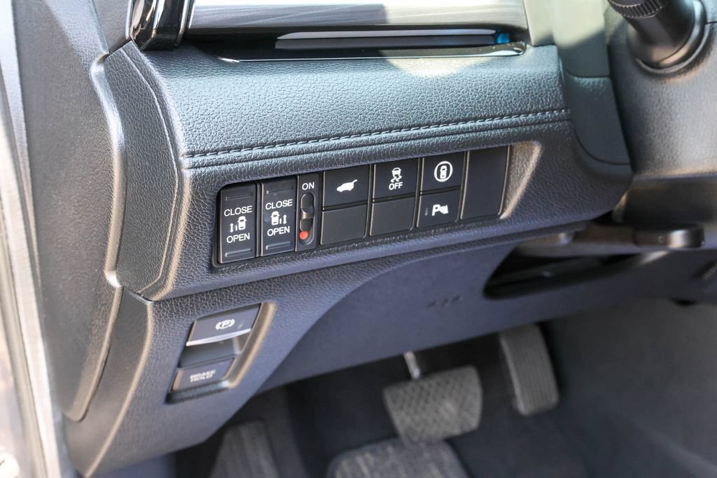 Used 2024 Honda Odyssey Elite image 6