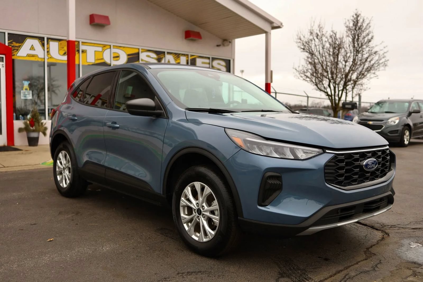 Used 2025 Ford Escape Active w/ Cold Weather Package AWD/4WD image 3