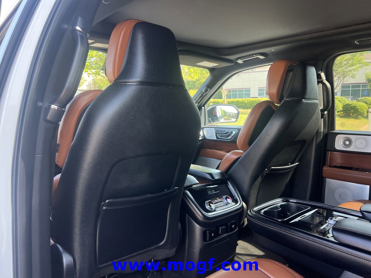 Used 2020 Lincoln Navigator Reserve w/ Luxury Package RWD image 23