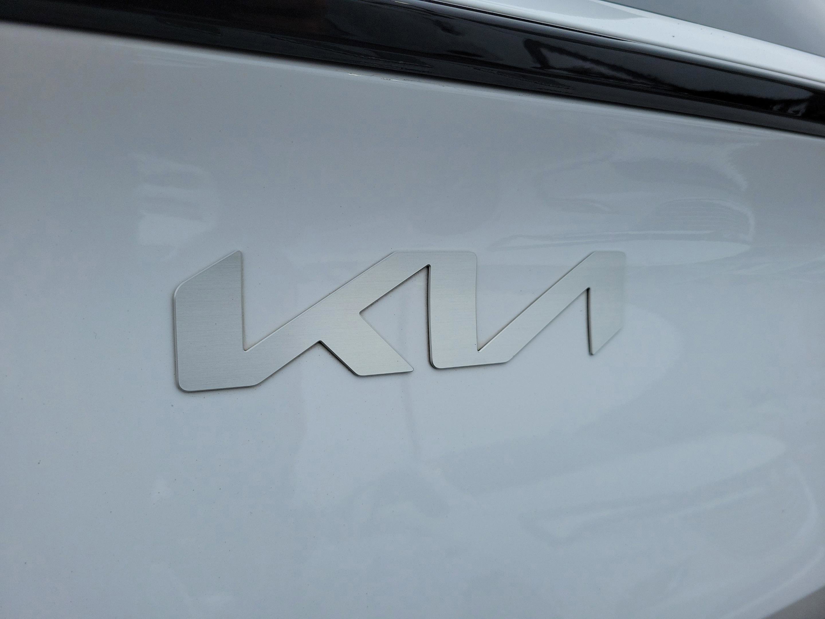 Certified 2024 Kia Sportage EX image 30