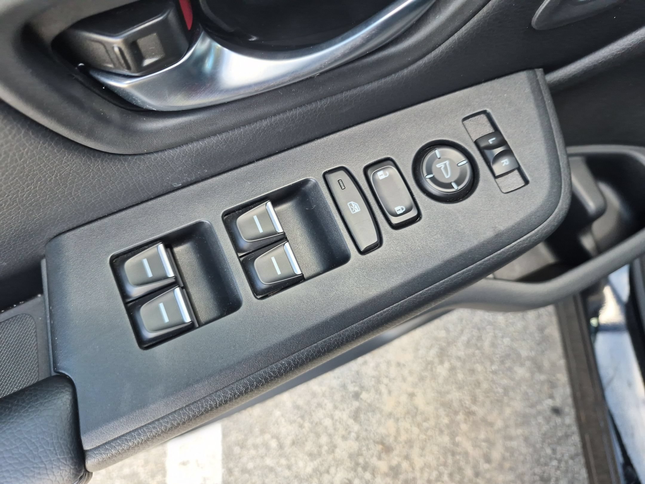 Used 2024 Honda Pilot EX-L image 11