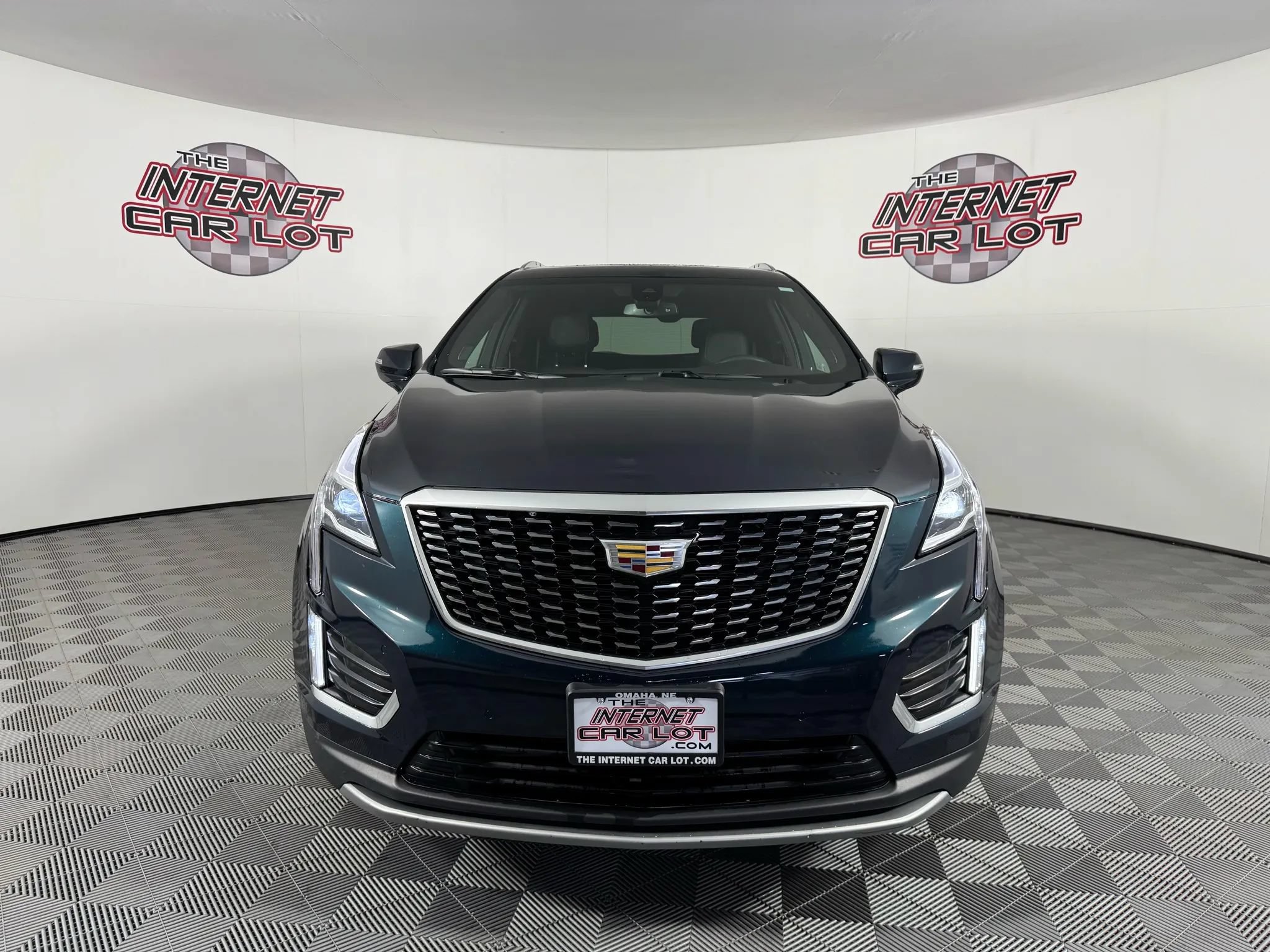 Used 2024 Cadillac XT5 Premium Luxury w/ LPO, Floor Liner Package AWD/4WD image 2