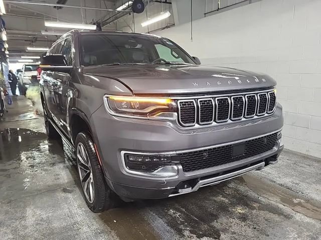Used 2024 Jeep Wagoneer L Series III w/ Premium Group I AWD/4WD image 4