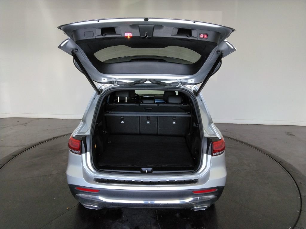 Used 2022 Mercedes-Benz GLB 250 w/ Premium Package Lite image 9