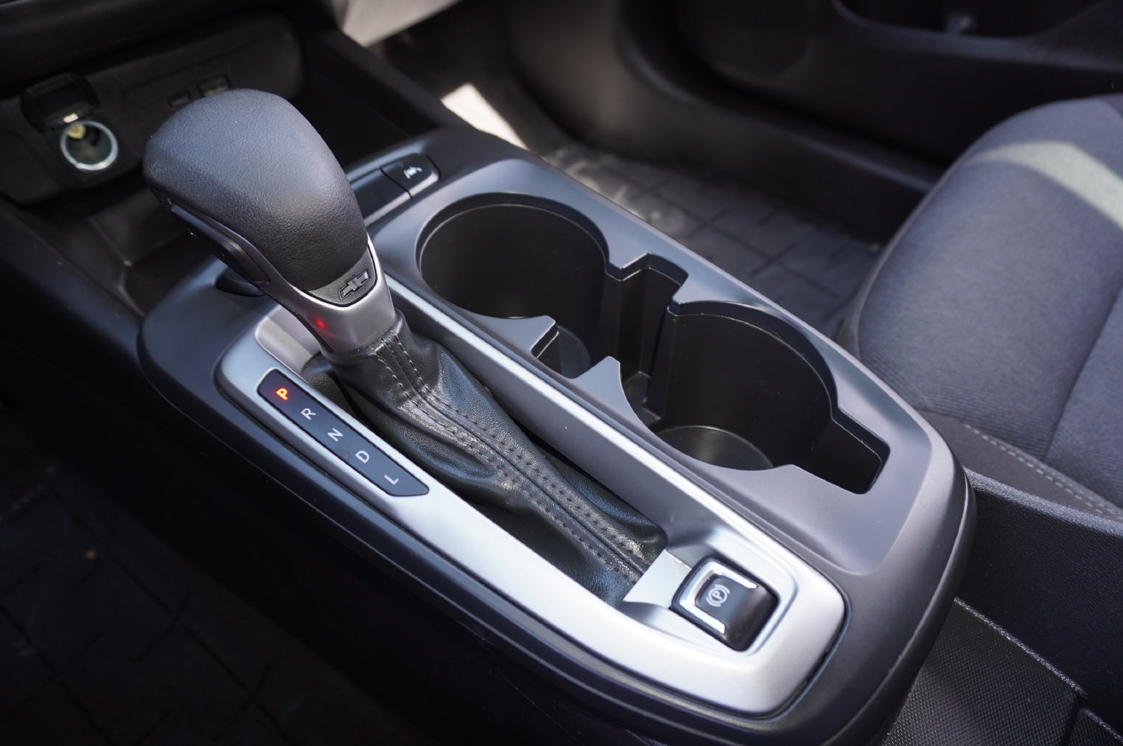 Used 2025 Chevrolet Trax LS FWD image 19