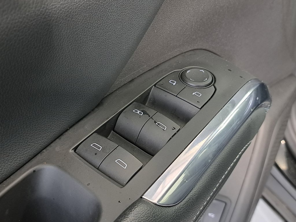 Used 2025 Chevrolet Traverse LT image 23