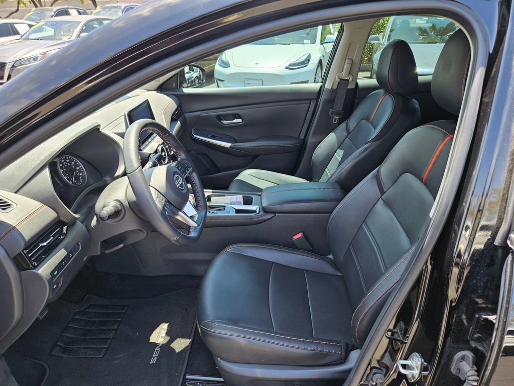 Used 2025 Nissan Sentra SR w/ SR Premium Package FWD image 12