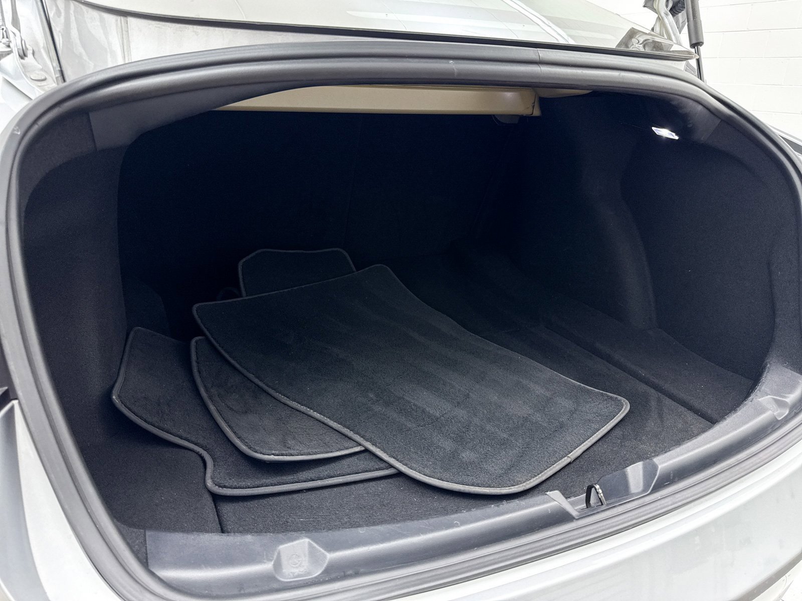 Used 2018 Tesla Model 3 Long Range image 36