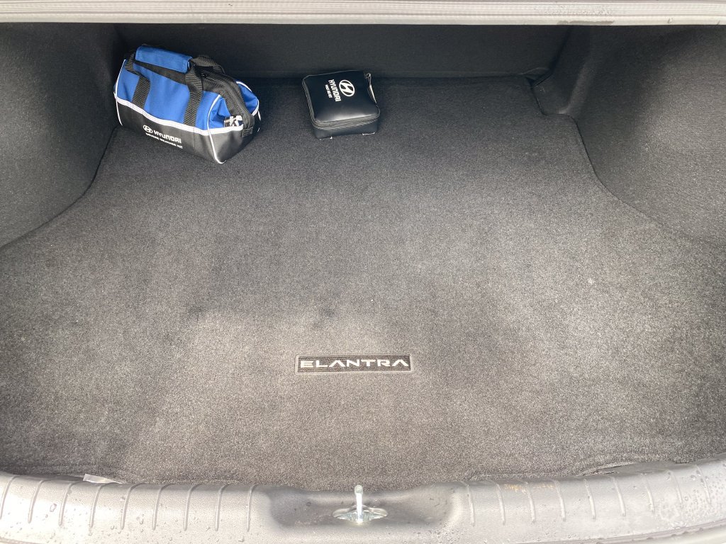 Used 2025 Hyundai Elantra Sport FWD image 28