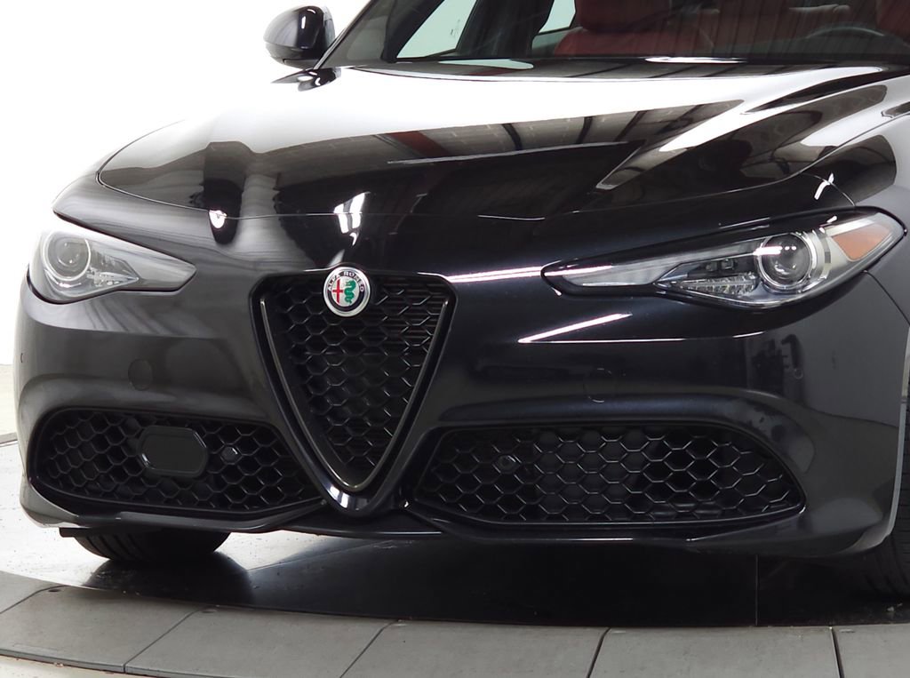 Used 2023 Alfa Romeo Giulia Sprint AWD/4WD image 3