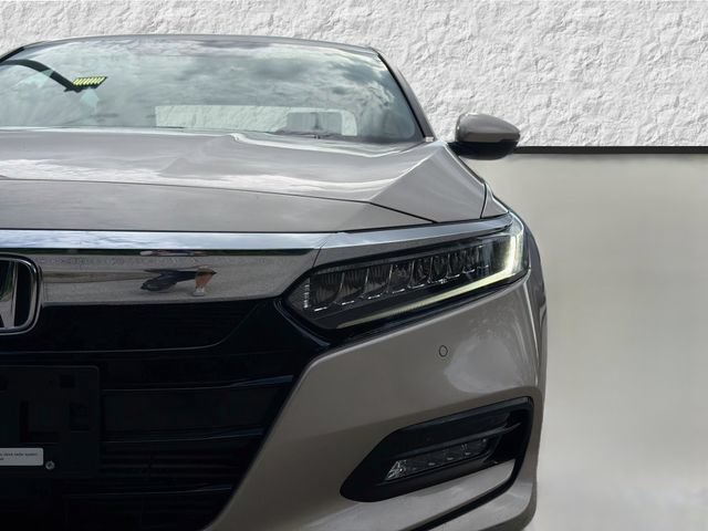 Used 2018 Honda Accord Touring image 9