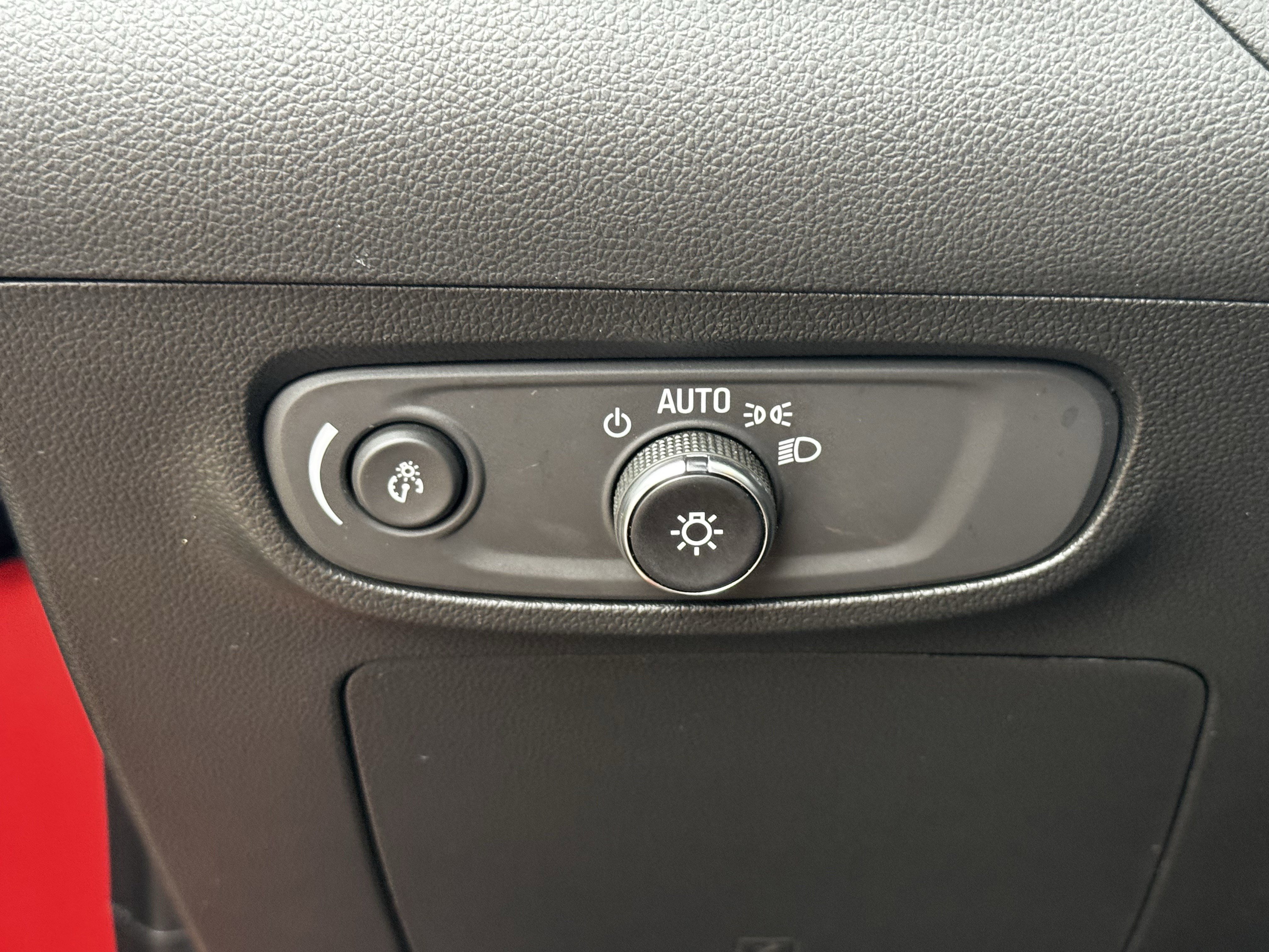Used 2024 Buick Encore GX Sport Touring AWD/4WD image 25