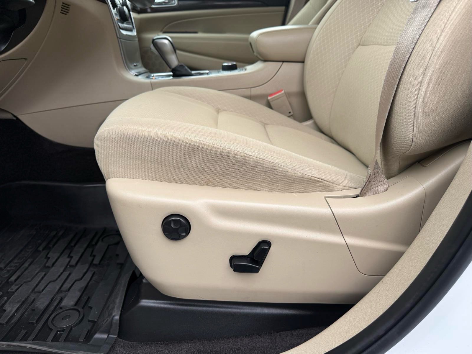 Used 2018 Jeep Grand Cherokee Laredo AWD/4WD image 17