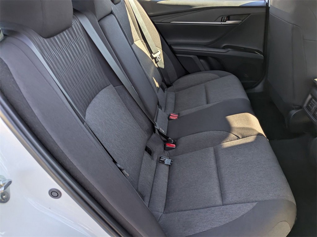 Used 2025 Toyota Camry SE image 31