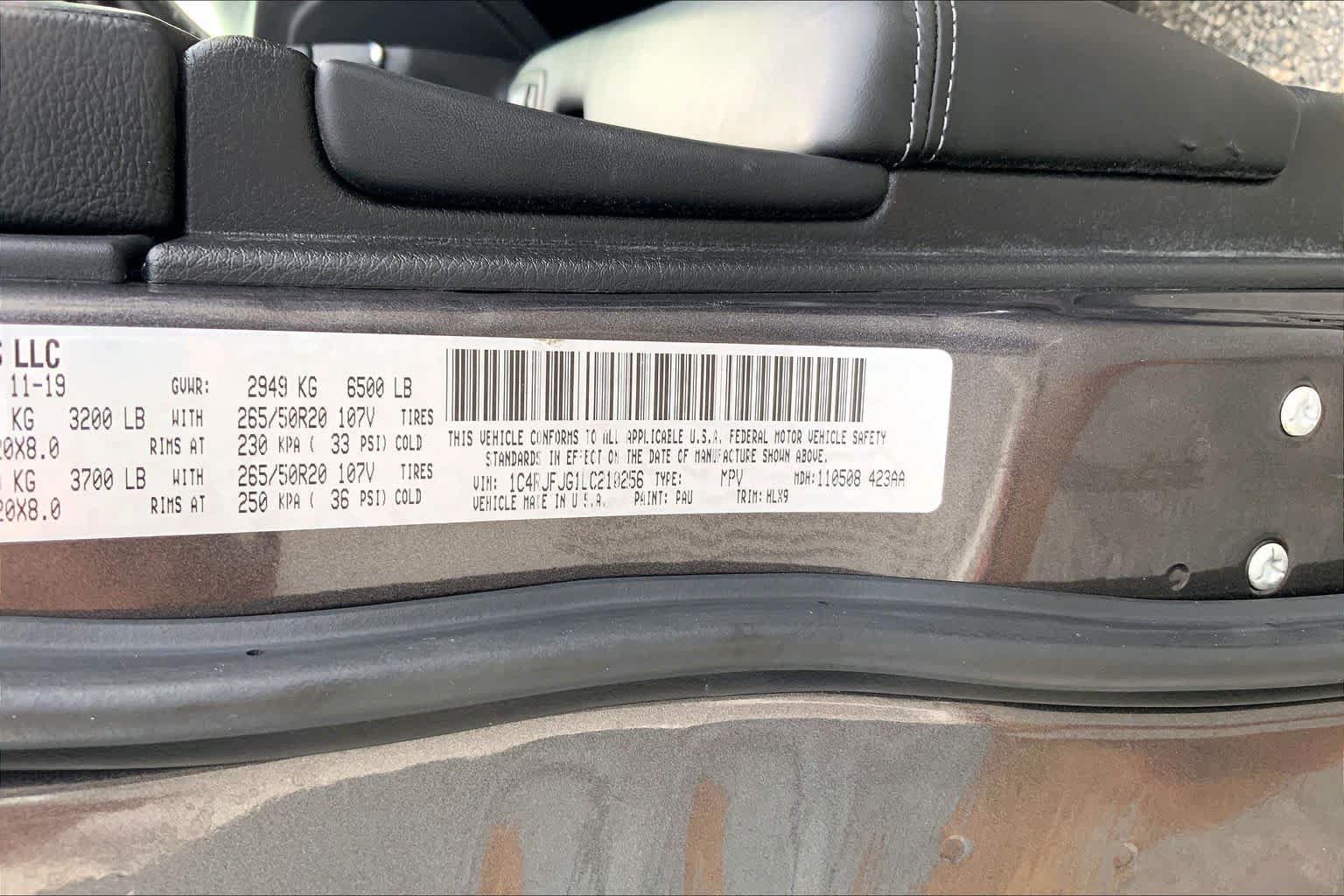 Used 2020 Jeep Grand Cherokee Summit AWD/4WD image 31
