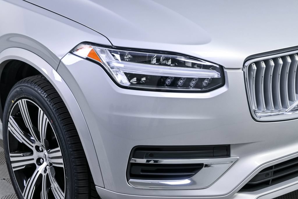 Certified 2025 Volvo XC90 T8 Core w/ Protection Package AWD/4WD image 37