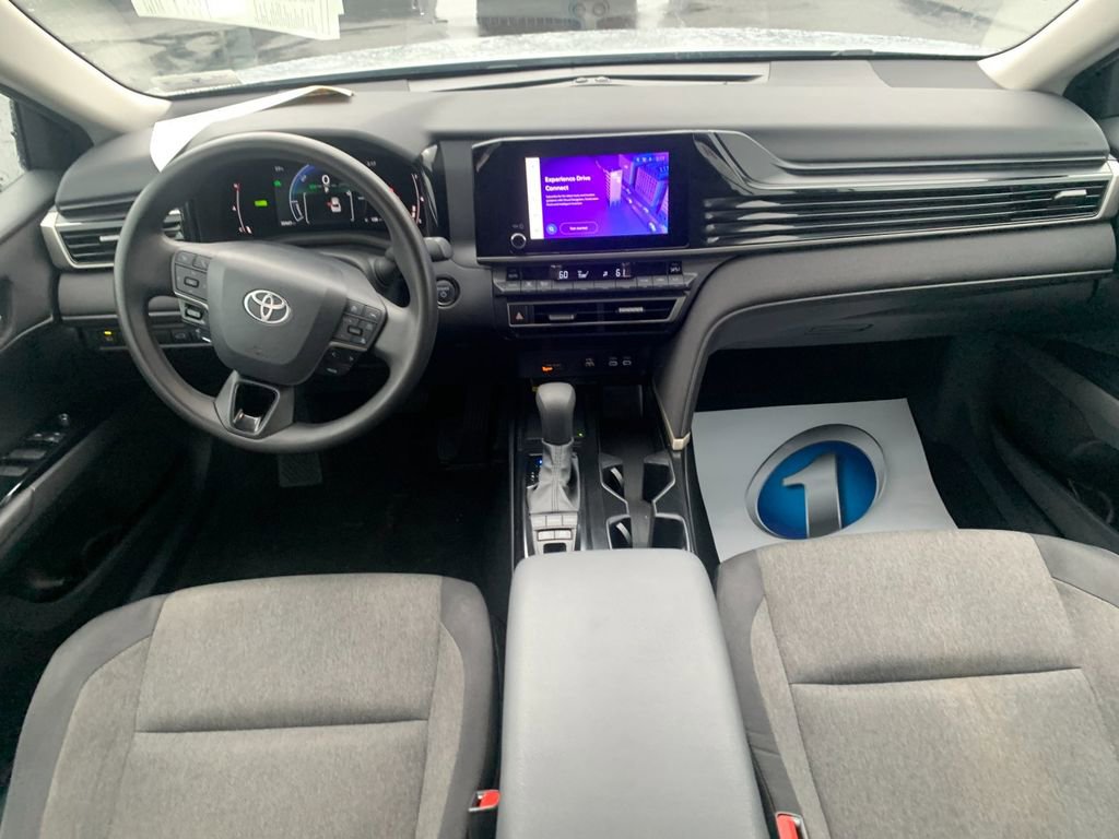 Used 2025 Toyota Camry LE image 16