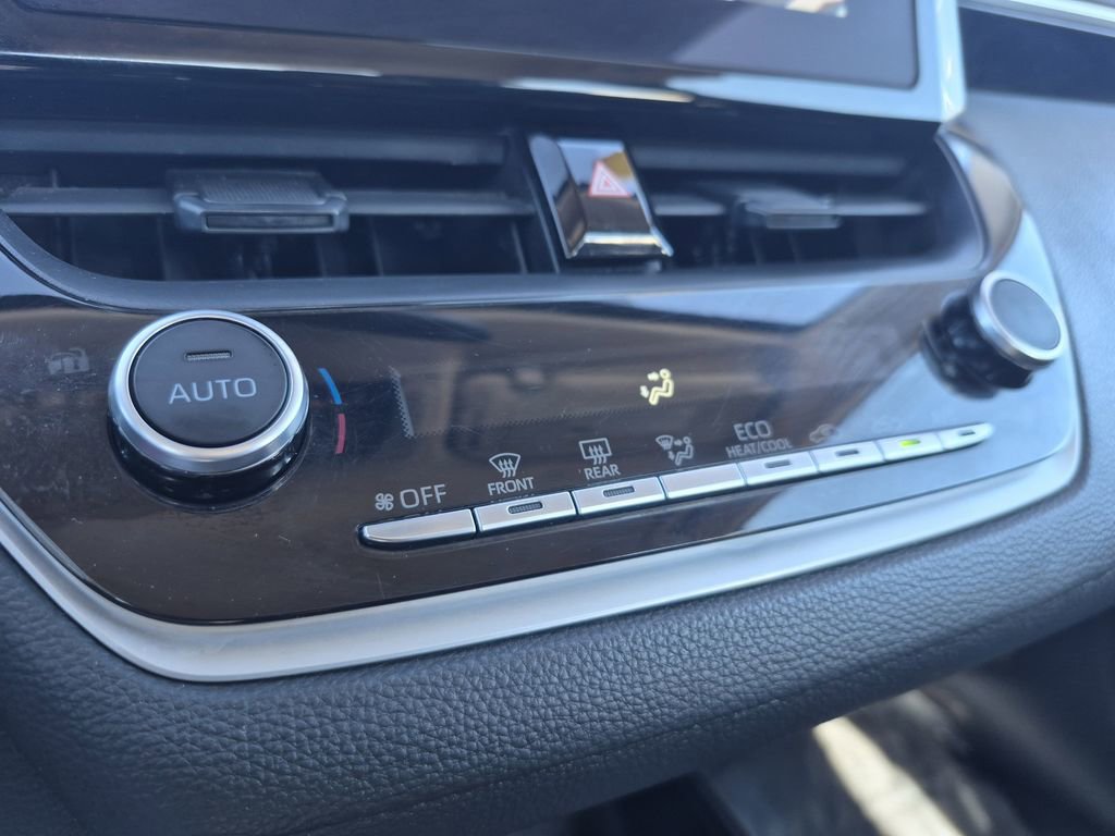 Used 2024 Toyota Corolla LE image 23