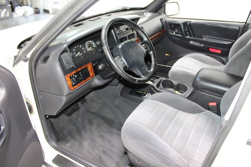 Used 1997 Jeep Grand Cherokee Laredo AWD/4WD image 6