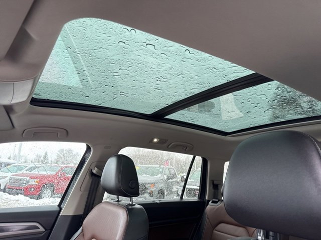 Used 2021 Volkswagen Atlas SEL Premium R-Line image 19