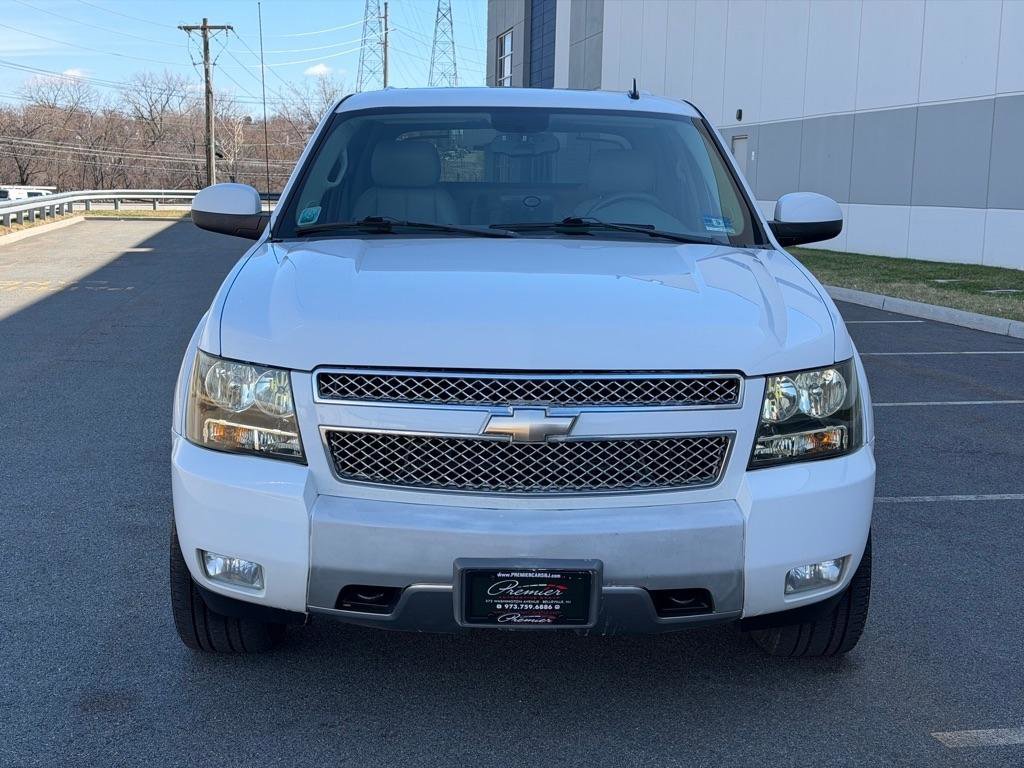 Used 2010 Chevrolet Avalanche LT w/ Suspension Package, Off-Road AWD/4WD image 2