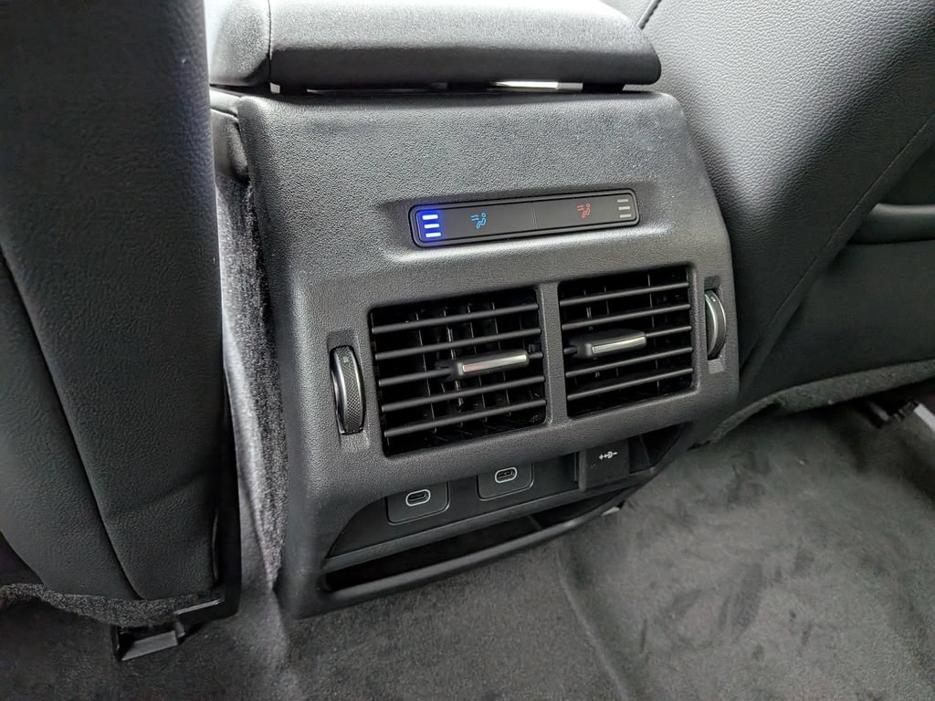 New 2026 Land Rover Discovery Sport Landmark AWD/4WD image 16
