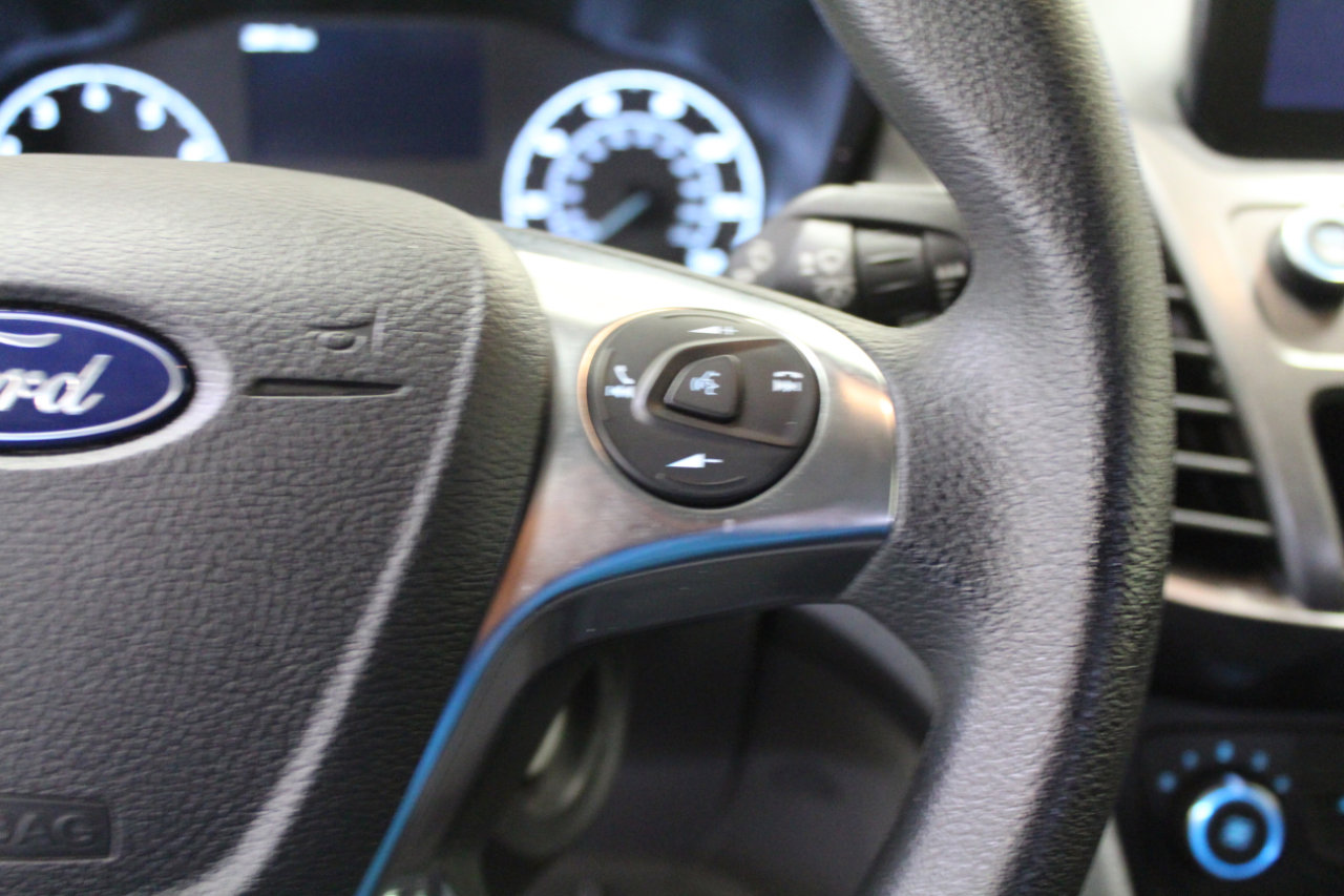 Used 2023 Ford Transit Connect XLT image 9