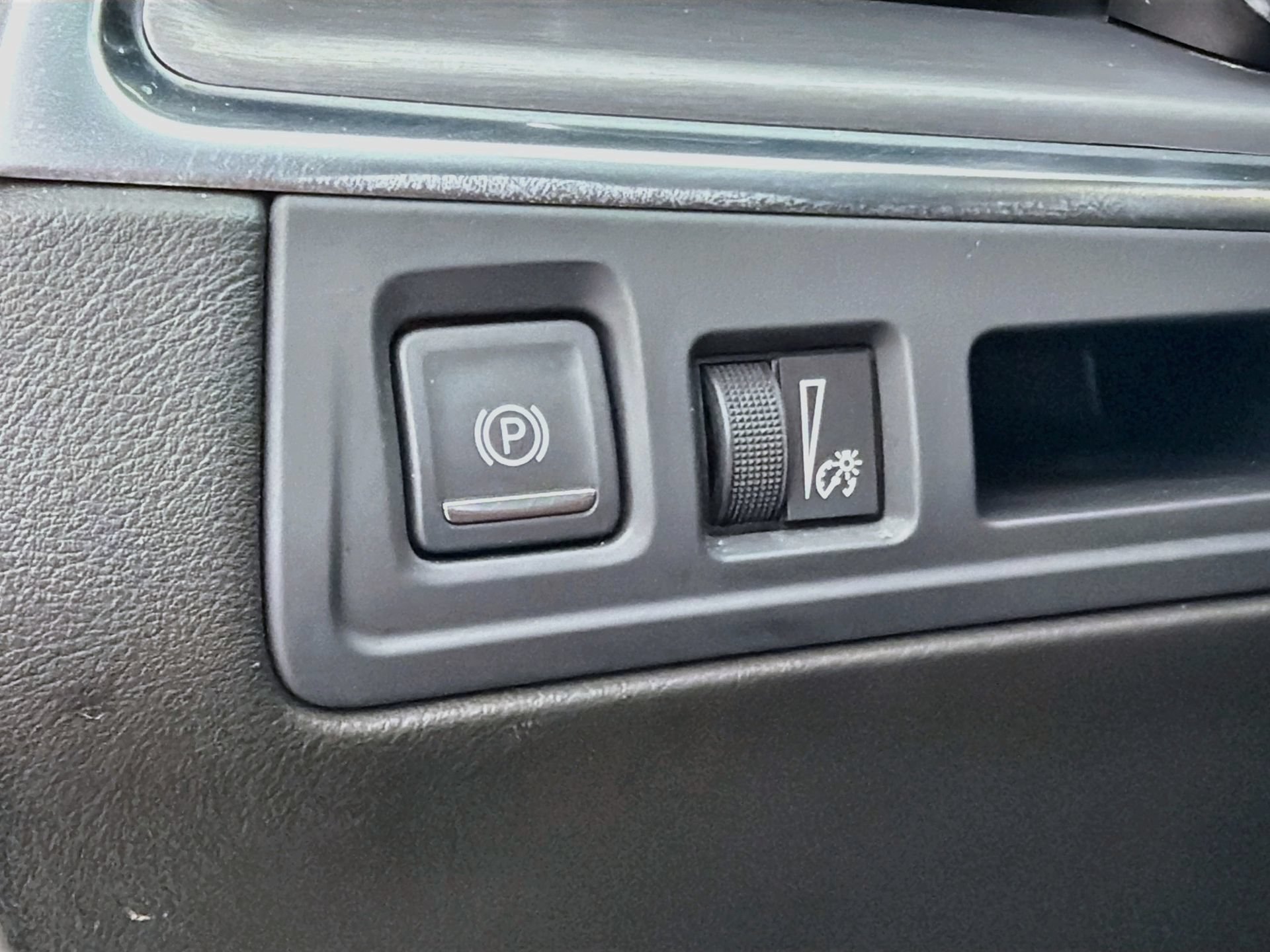 Certified 2023 Cadillac XT5 Luxury FWD image 35