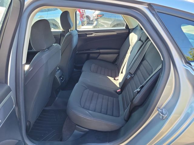 Used 2020 Ford Fusion SE image 15