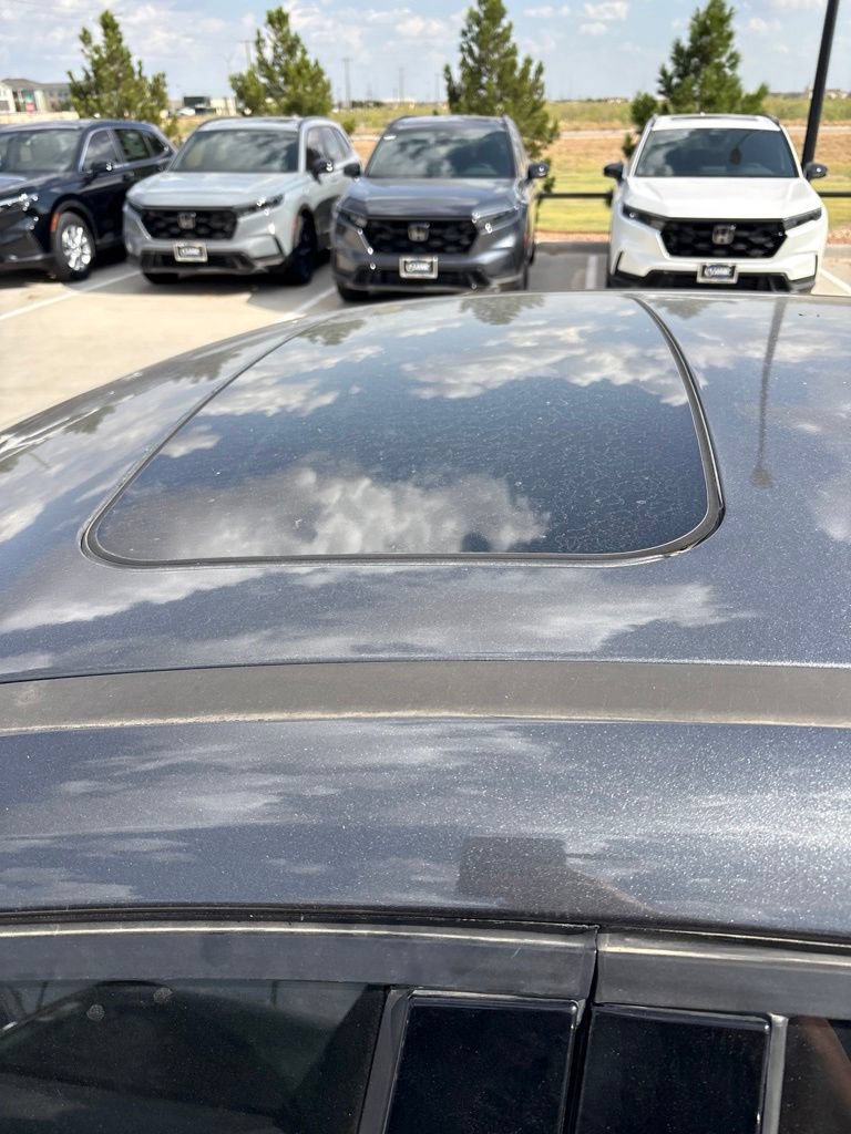 Used 2018 Ford Focus SEL w/ Cold Weather Package FWD image 17