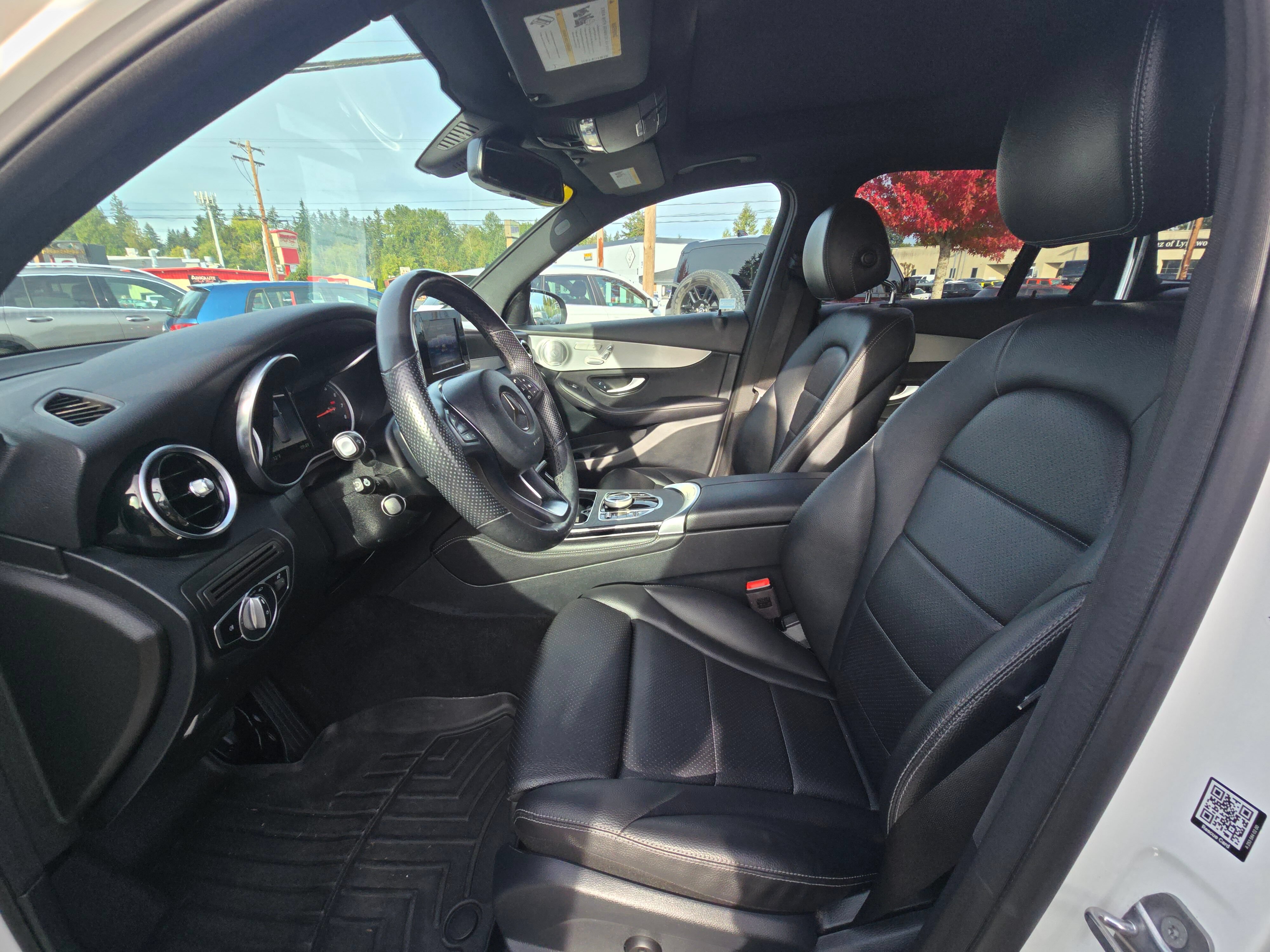 Used 2019 Mercedes-Benz GLC 300 4MATIC image 21