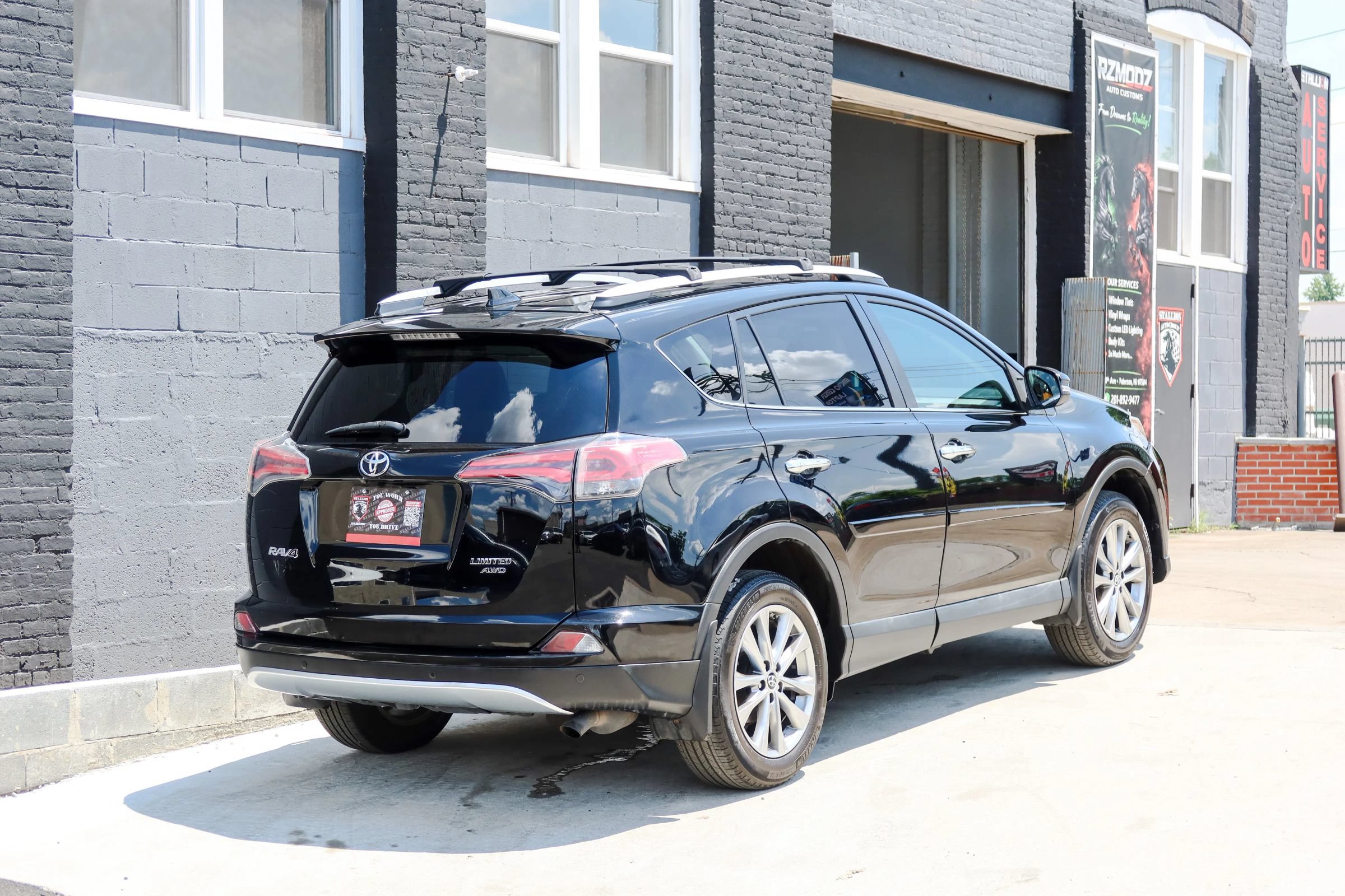 Used 2015 Toyota RAV4 Limited AWD/4WD image 4