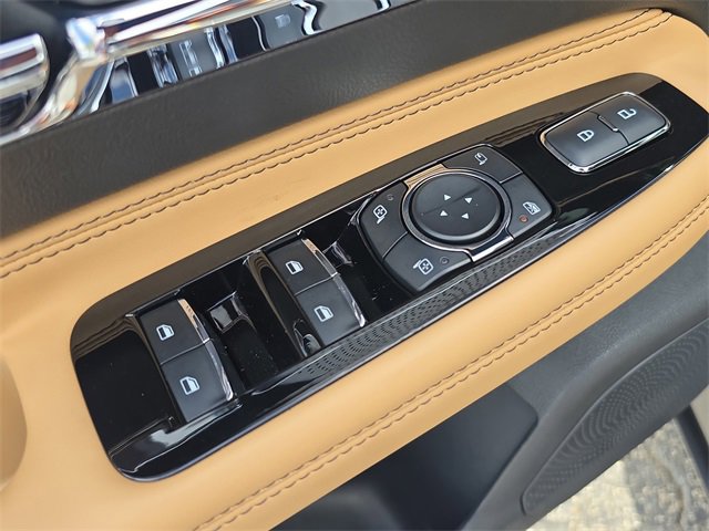 Used 2023 Lincoln Corsair Reserve image 16