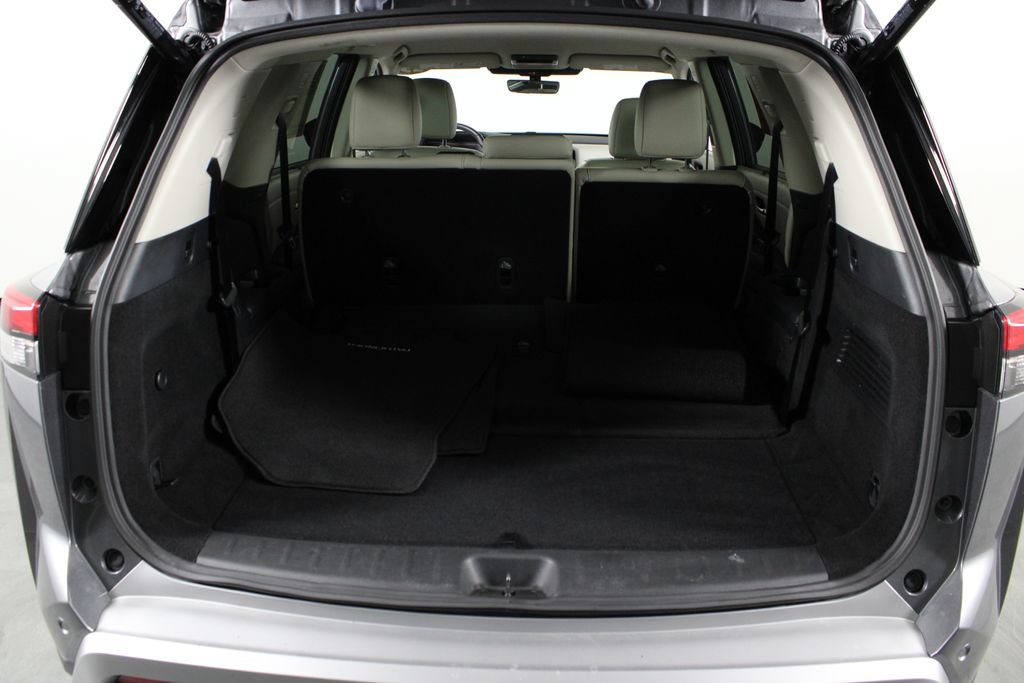 Certified 2025 Nissan Pathfinder SL w/ Cargo Package FWD image 18