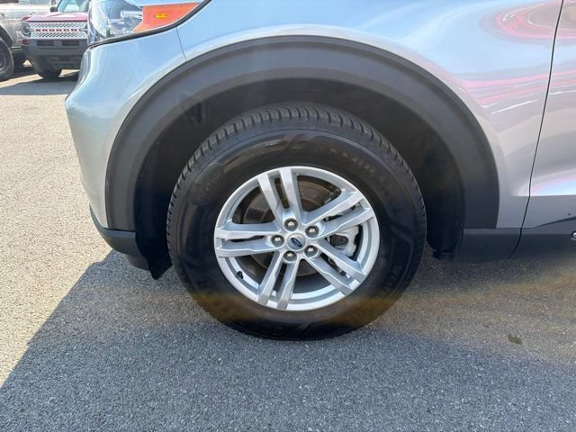 Used 2024 Ford Explorer XLT w/ Equipment Group 202A AWD/4WD image 53
