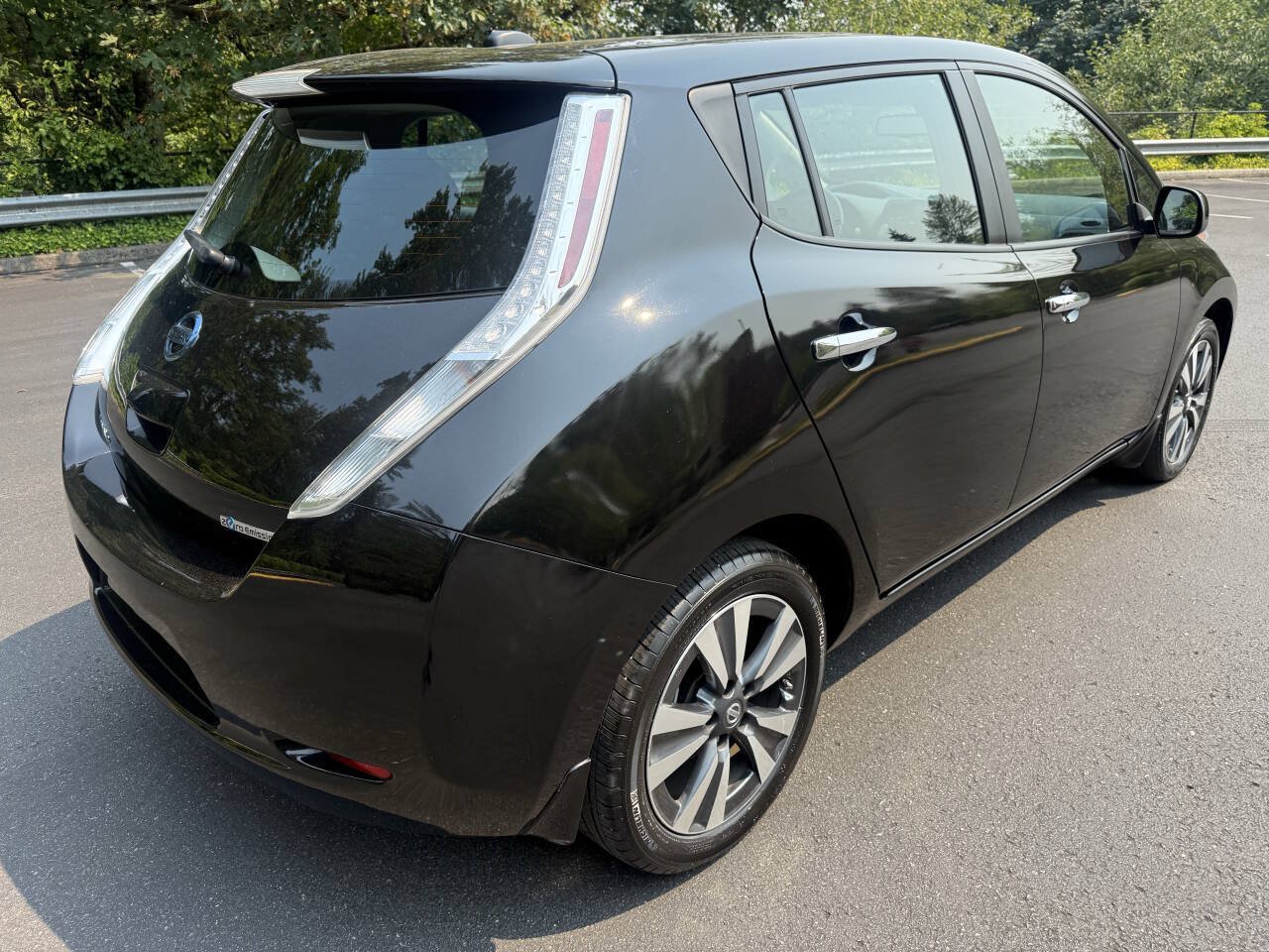 Used 2016 Nissan Leaf SV FWD image 7