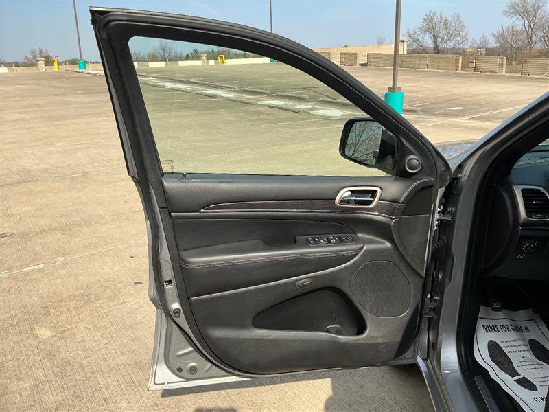 Used 2015 Jeep Grand Cherokee Overland image 25