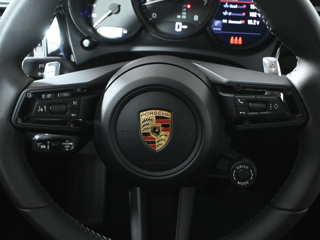 New 2026 Porsche Macan AWD/4WD image 19