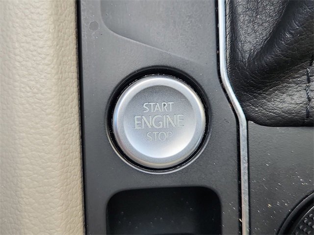 Used 2019 Volkswagen Atlas SEL Premium image 17