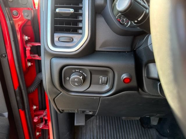 Used 2024 RAM 2500 Big Horn w/ Tech Package AWD/4WD image 15