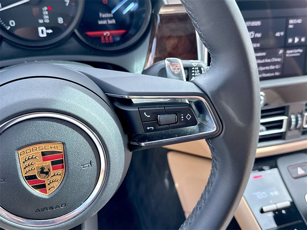 Used 2022 Porsche Macan Base image 15