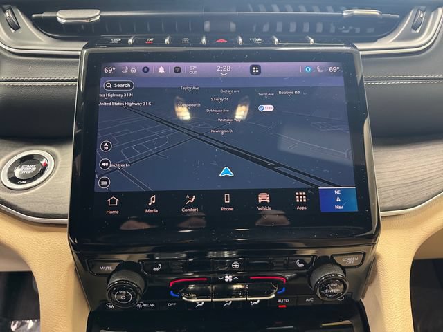 Used 2024 Jeep Grand Cherokee Limited AWD/4WD image 12